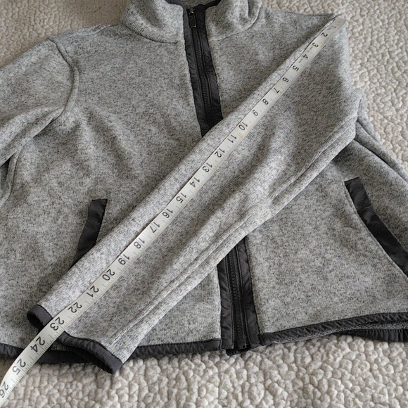 Lululemon Size 8 Grey Full Zip Knit Jacket *Flaw - Picture 14 of 16